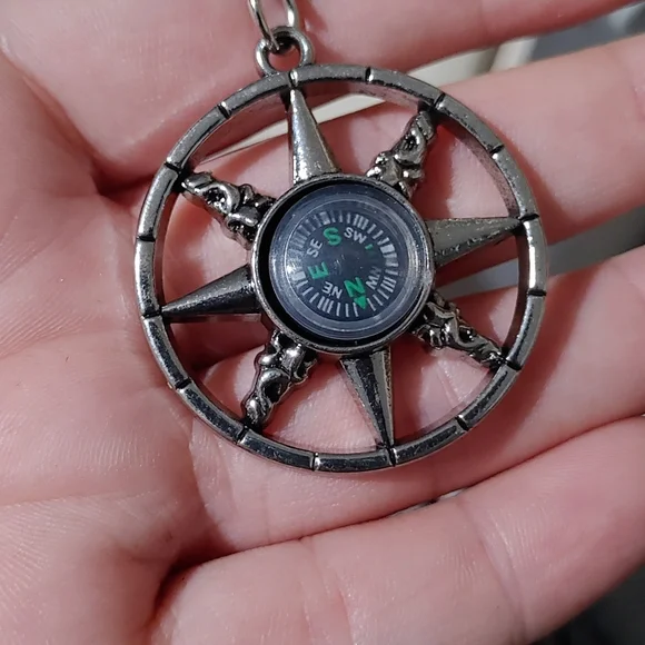 Compass Keychain - Picture 2 of 6